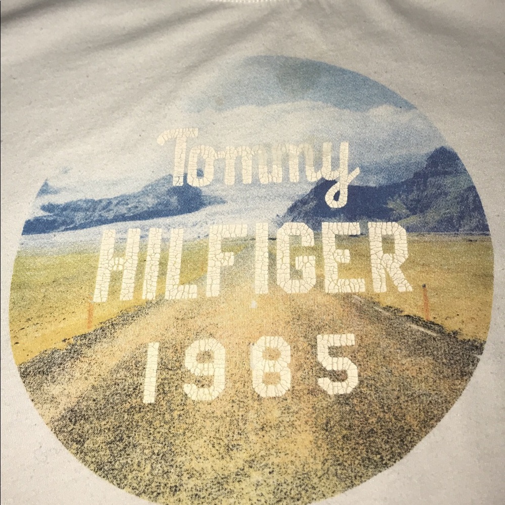 vintage tommy hilfiger tshirt